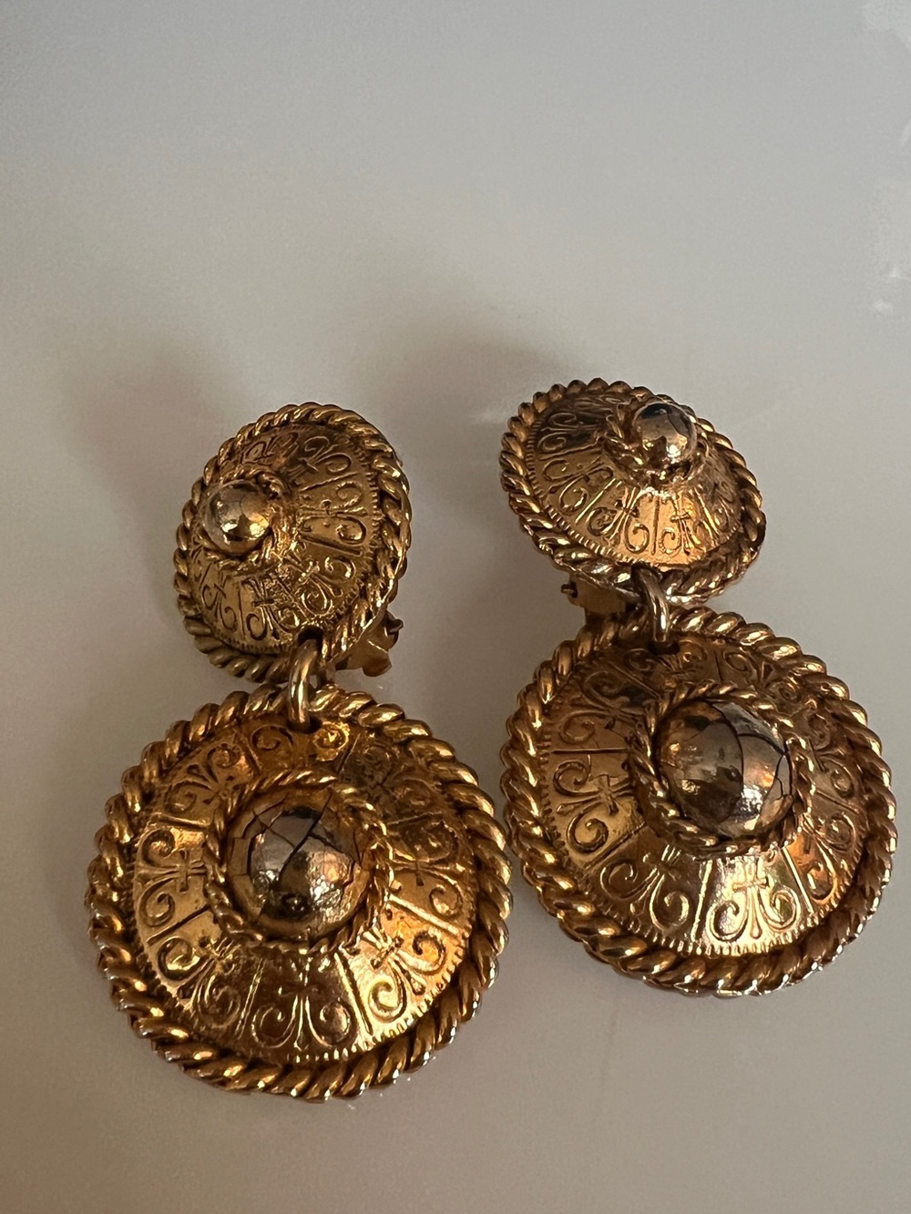 CHANEL VINTAGEGold-Tone Ornate Double Disc Clip-On Earrings